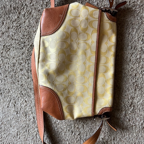 Classic coach shoulder bag - Picture 2 of 4